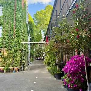 Old Apartments1 , טביליסי גאורגיה